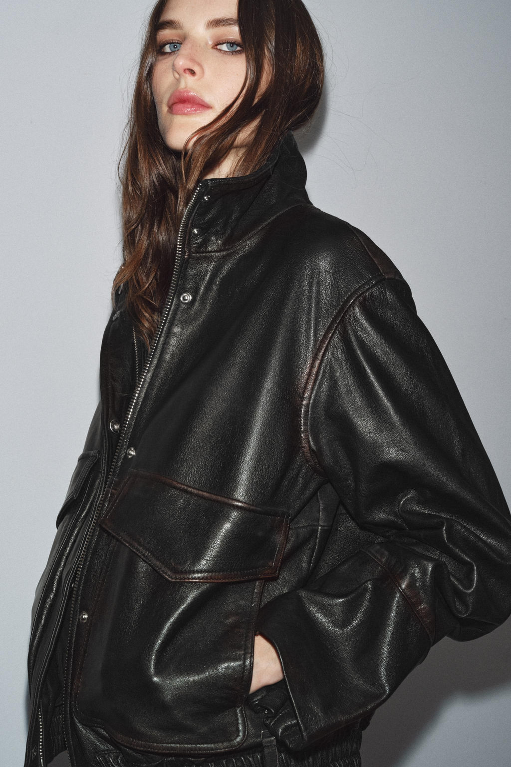 100% LEATHER BOMBER JACKET ZW COLLECTION LIMITED EDITION - Zara фото 12