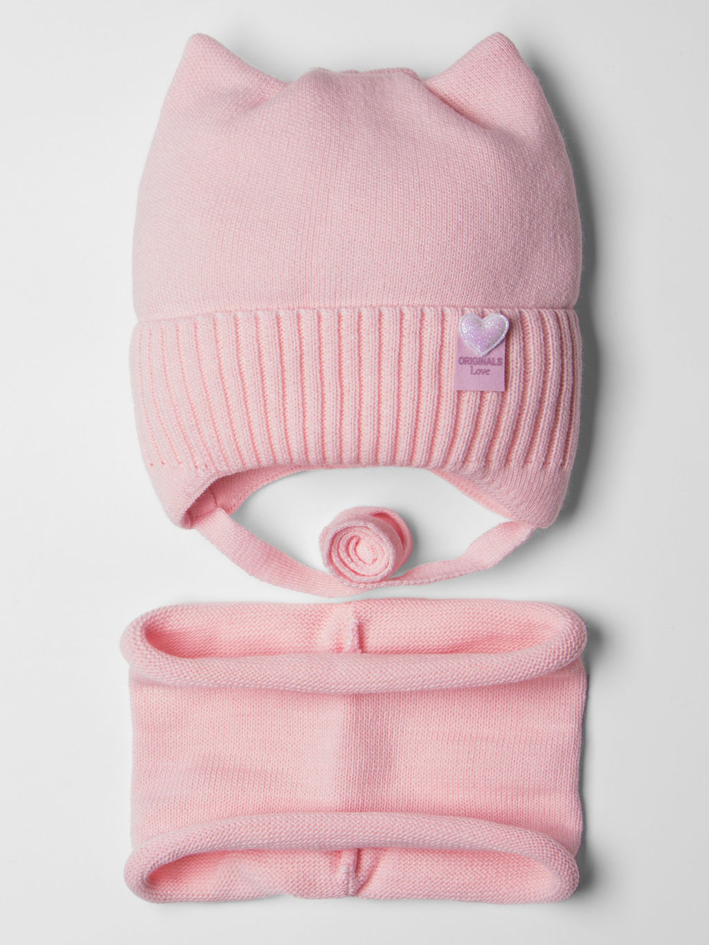 Шапка вязаная для девочки на завязках, ушки кошки, нашивка сердечко,+снуд, светло-розовый