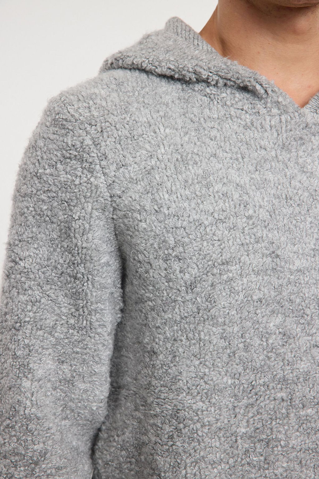 Gri Regular Kapusonlu Dokulu Triko Kazak TMNAW25KZ00047