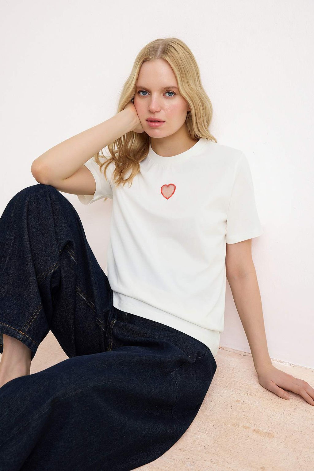 Ekru Kalp Regular/Normal Kal?p K?sa Kollu Tok %100 Pamuk Orme T-Shirt TWOSS26TS00145