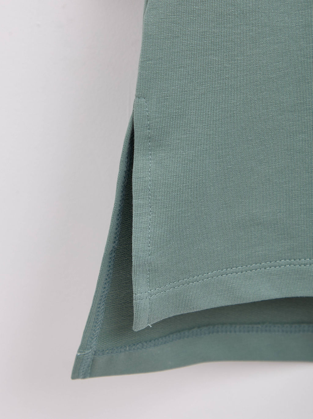 CONTE Oversize-футболка из футера с удлиненной спинкой LD 1632 green