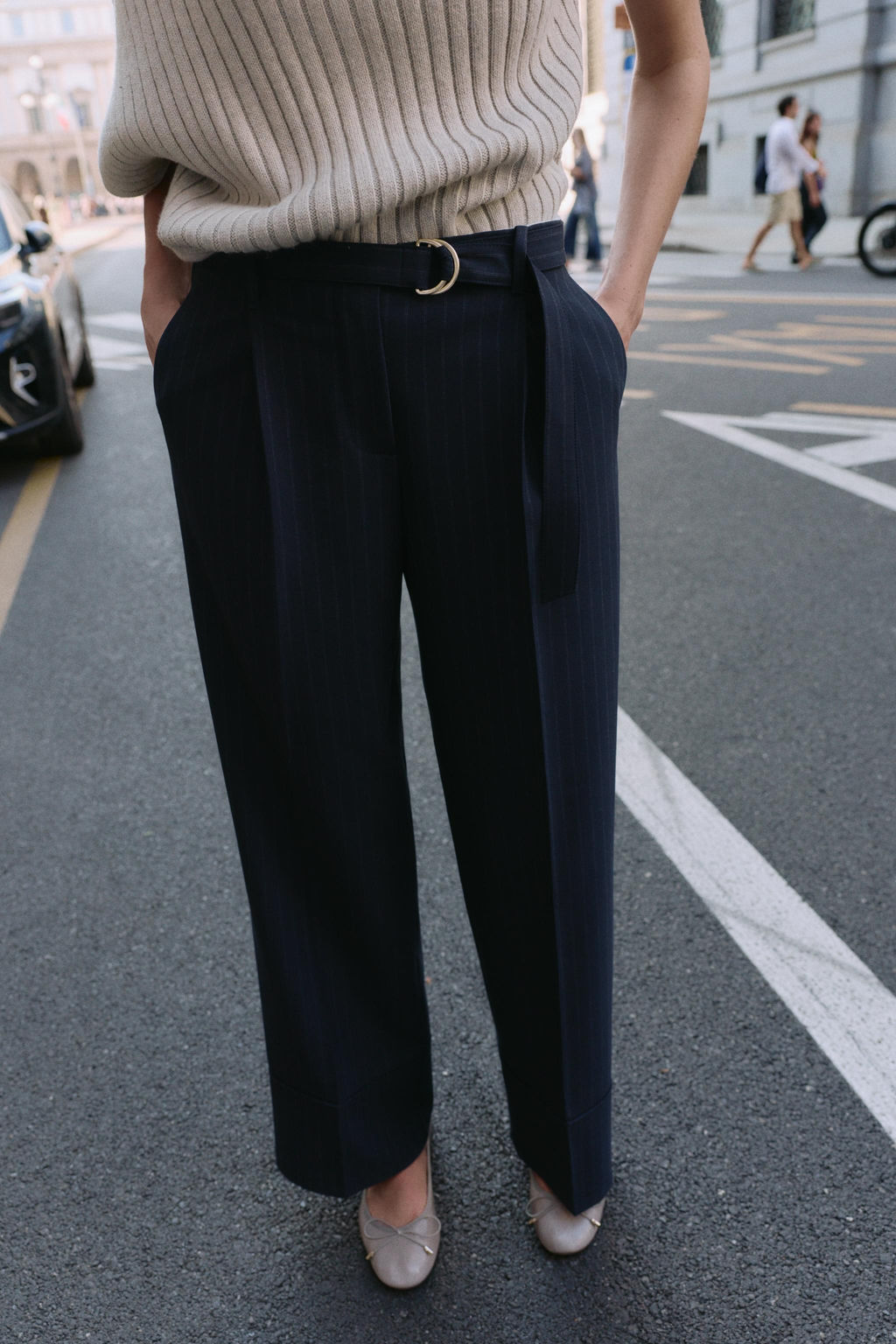 PINSTRIPED TROUSERS WITH BELT - Zara фото 2