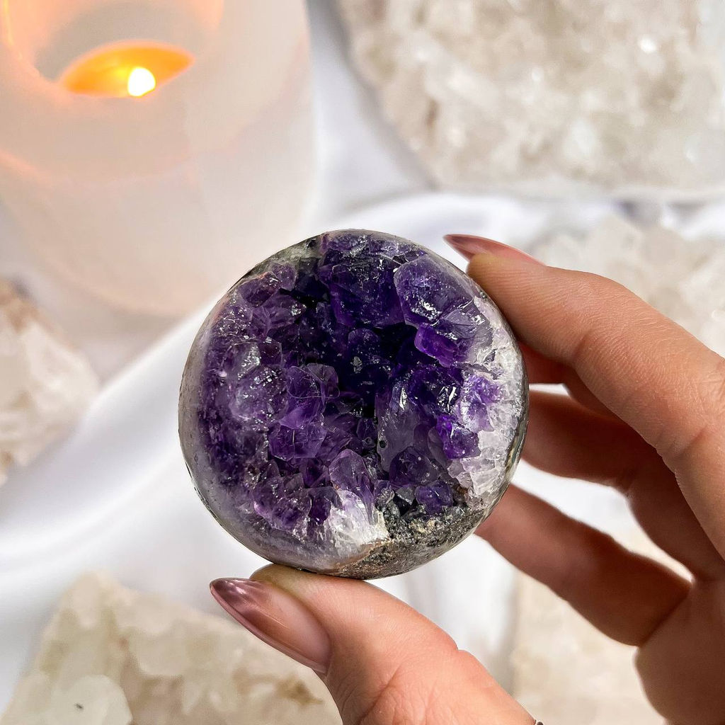 Шар из Аметиста с жеодой