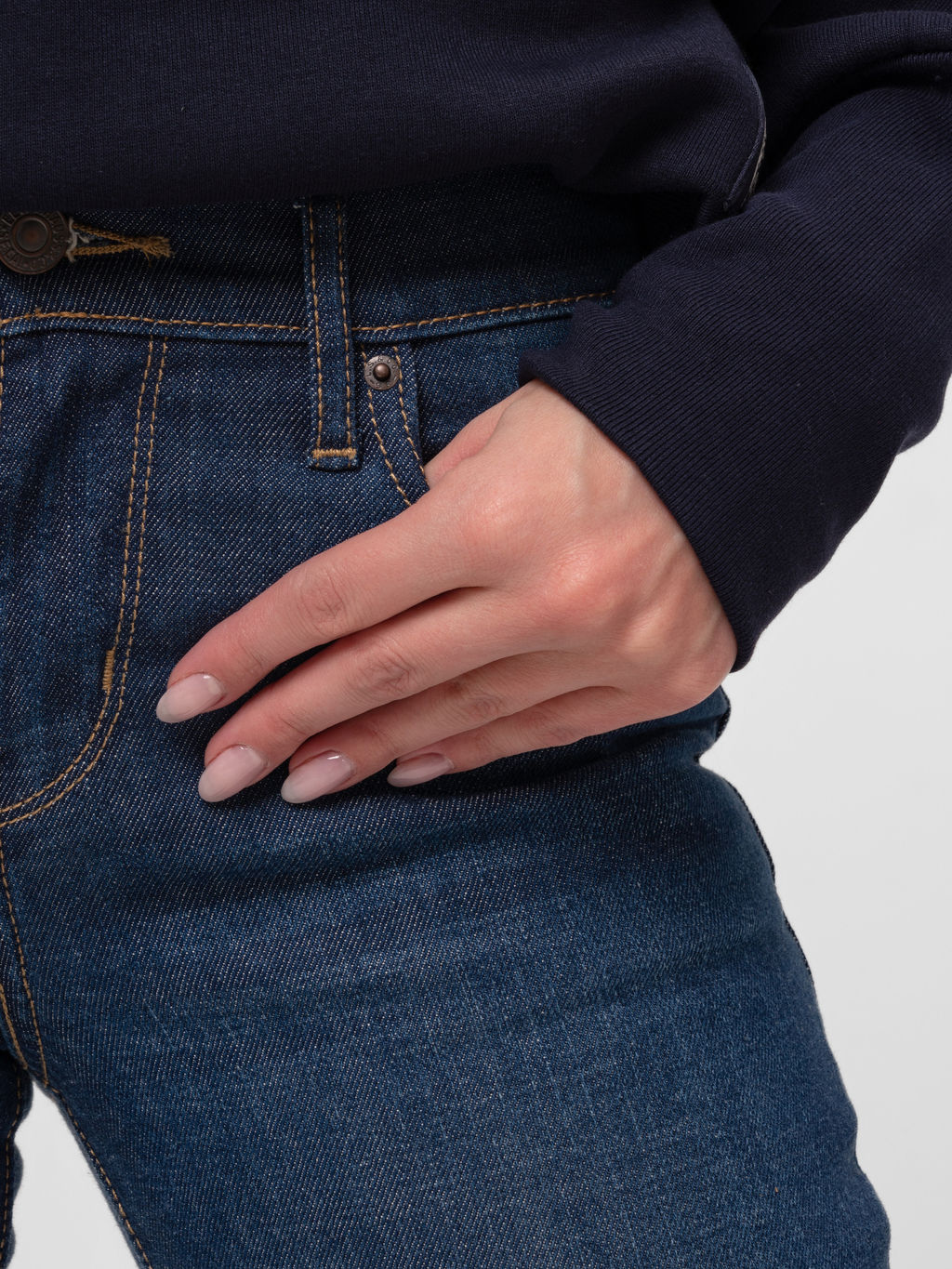 Джинсы женские