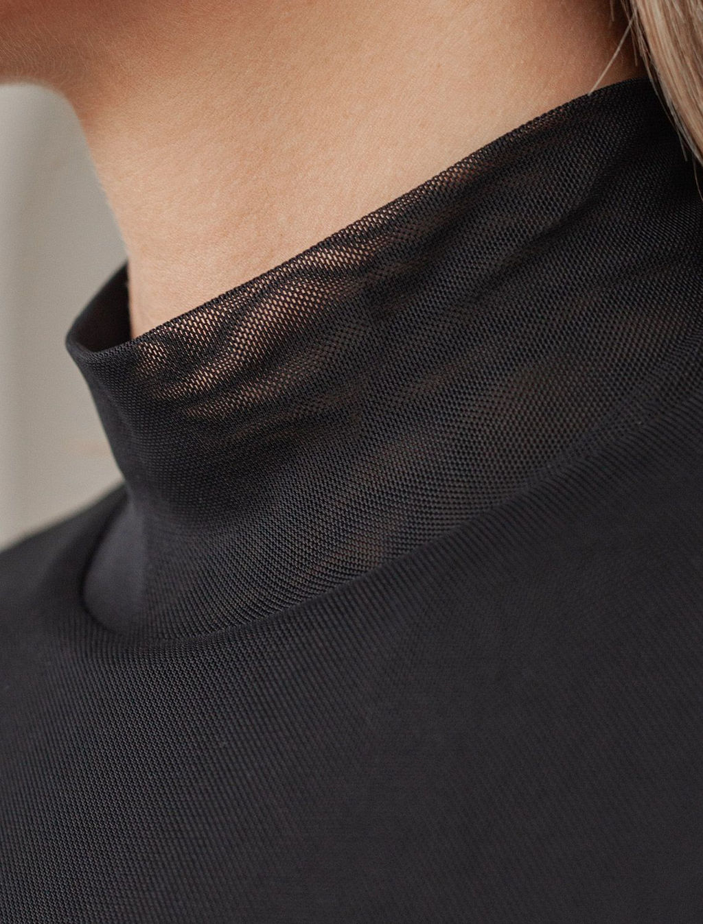 D29.277 Блузка женская черный