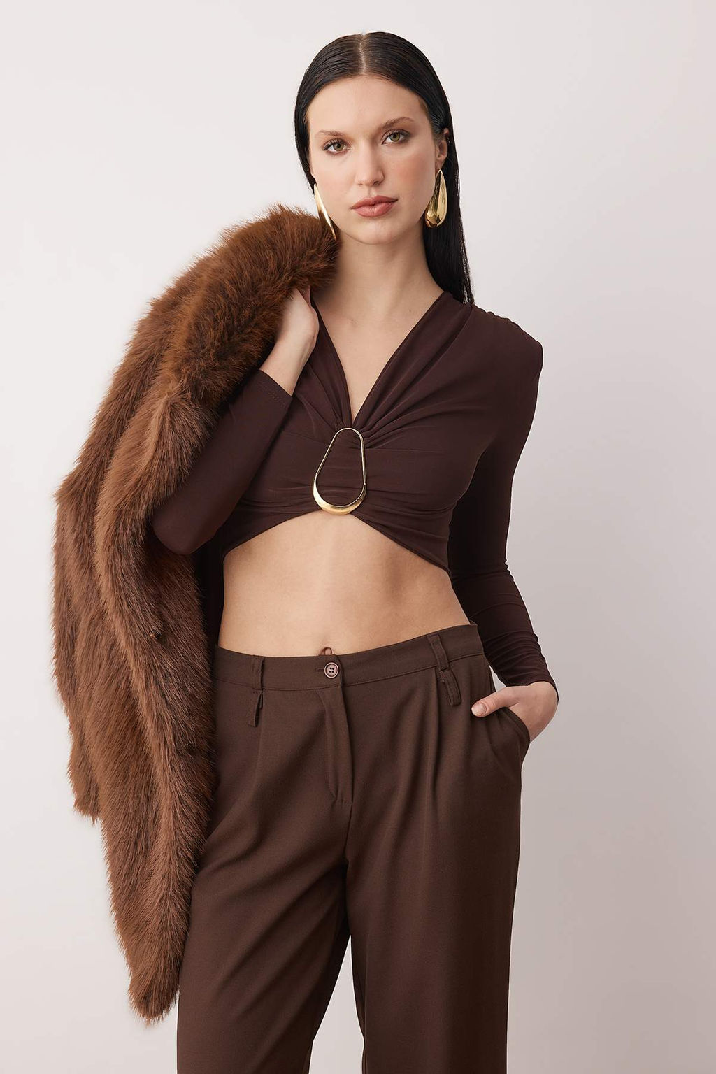 Kahverengi Toka Detayl? V Yaka Uzun Orme Sandy Party Bluz TPRAW26BZ00063