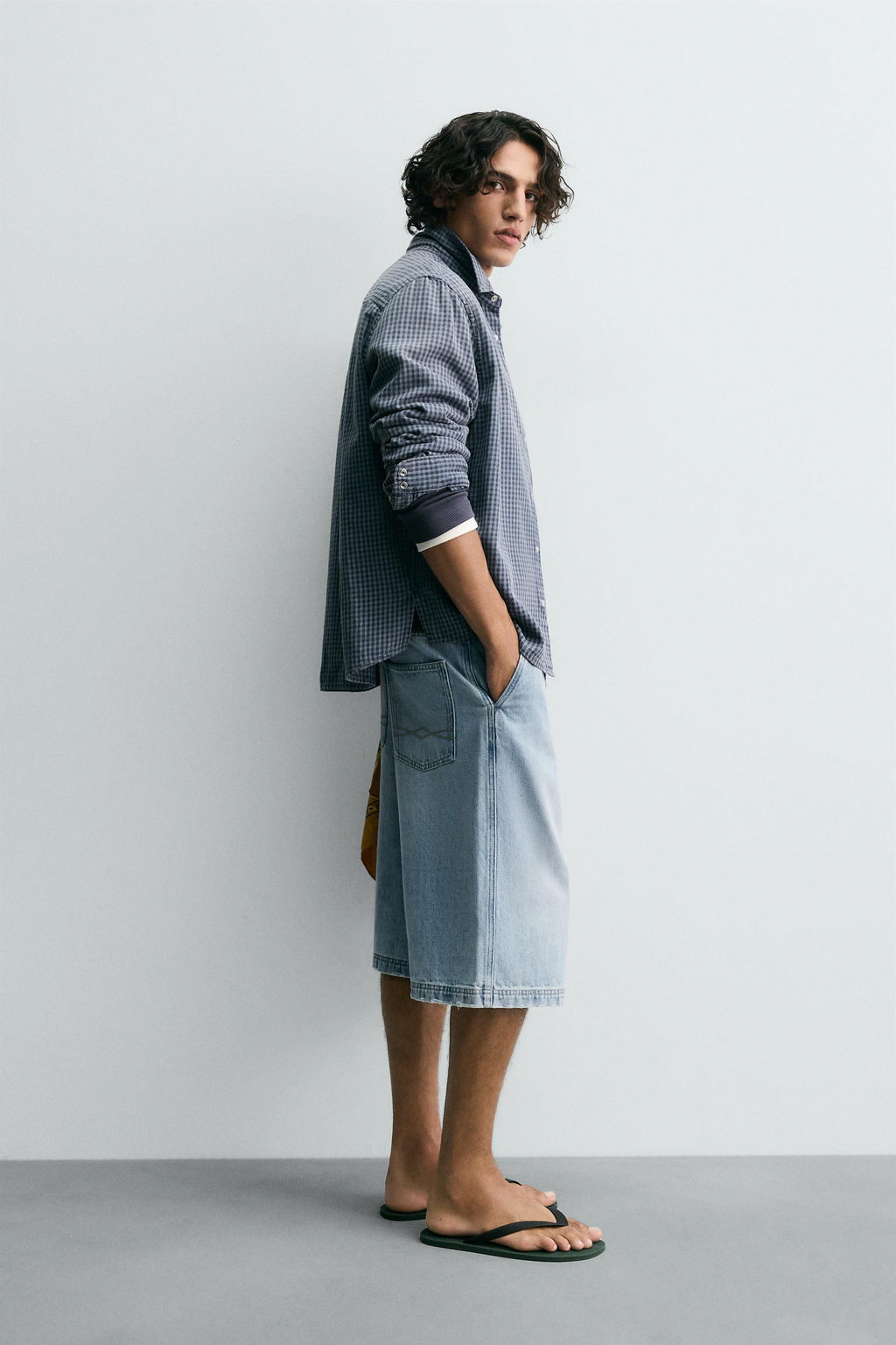LIMITED EDITION RELAXED FIT DENIM BERMUDA SHORTS - Zara фото 11