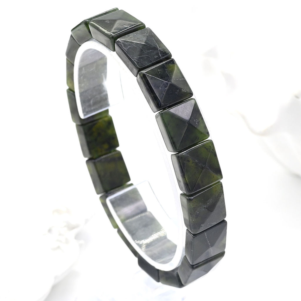 Браслет из нефрита байкальского квадрат с гранями 11*11мм, 17см