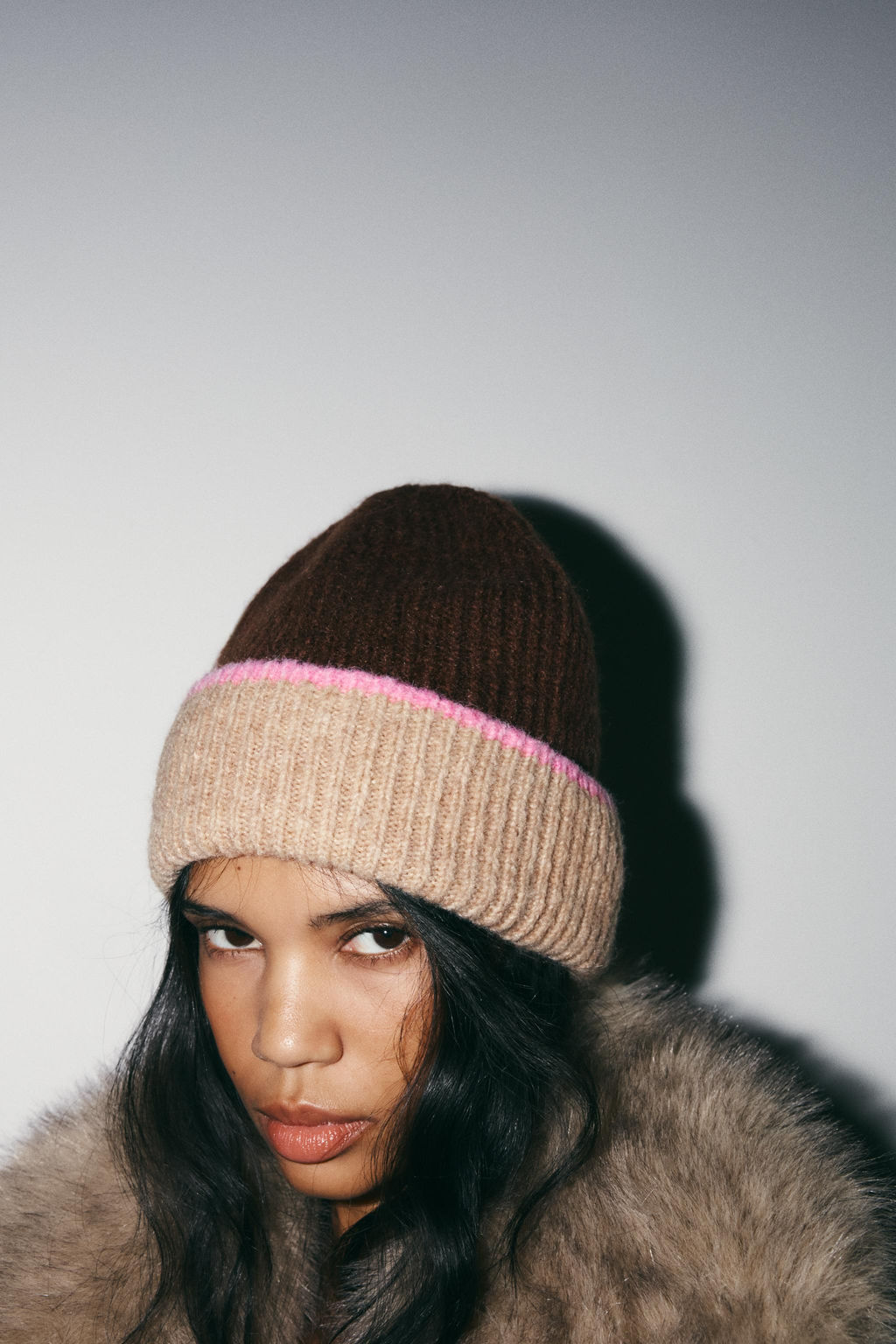 CONTRAST TURN-UP BEANIE