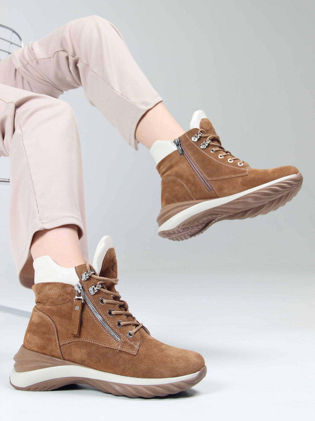 Ботинки 261.uno2br. светло коричневый замша перла/Мех