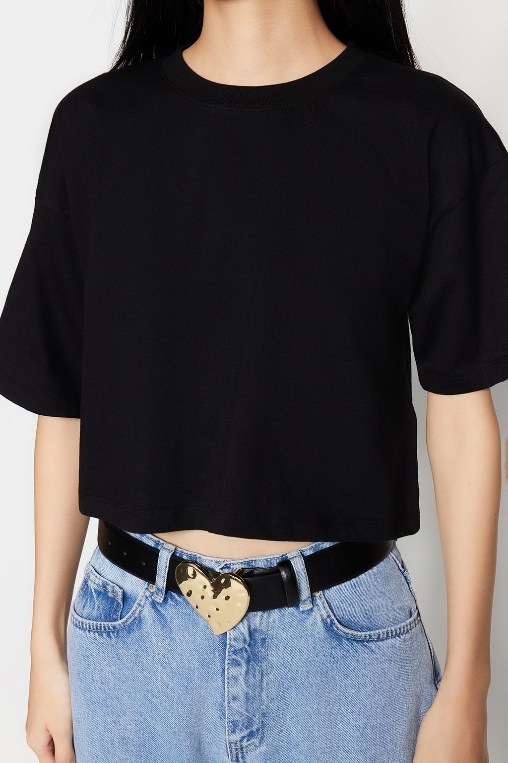 TRENDYOLMILLA Beyaz %100 Pamuk Premium Crop Bisiklet Yaka Orme T-Shirt TWOSS23TS00038  фото 12