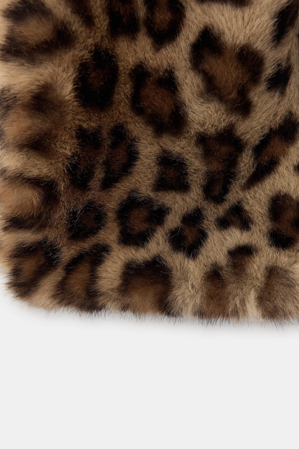 ANIMAL PRINT FAUX FUR SCARF
