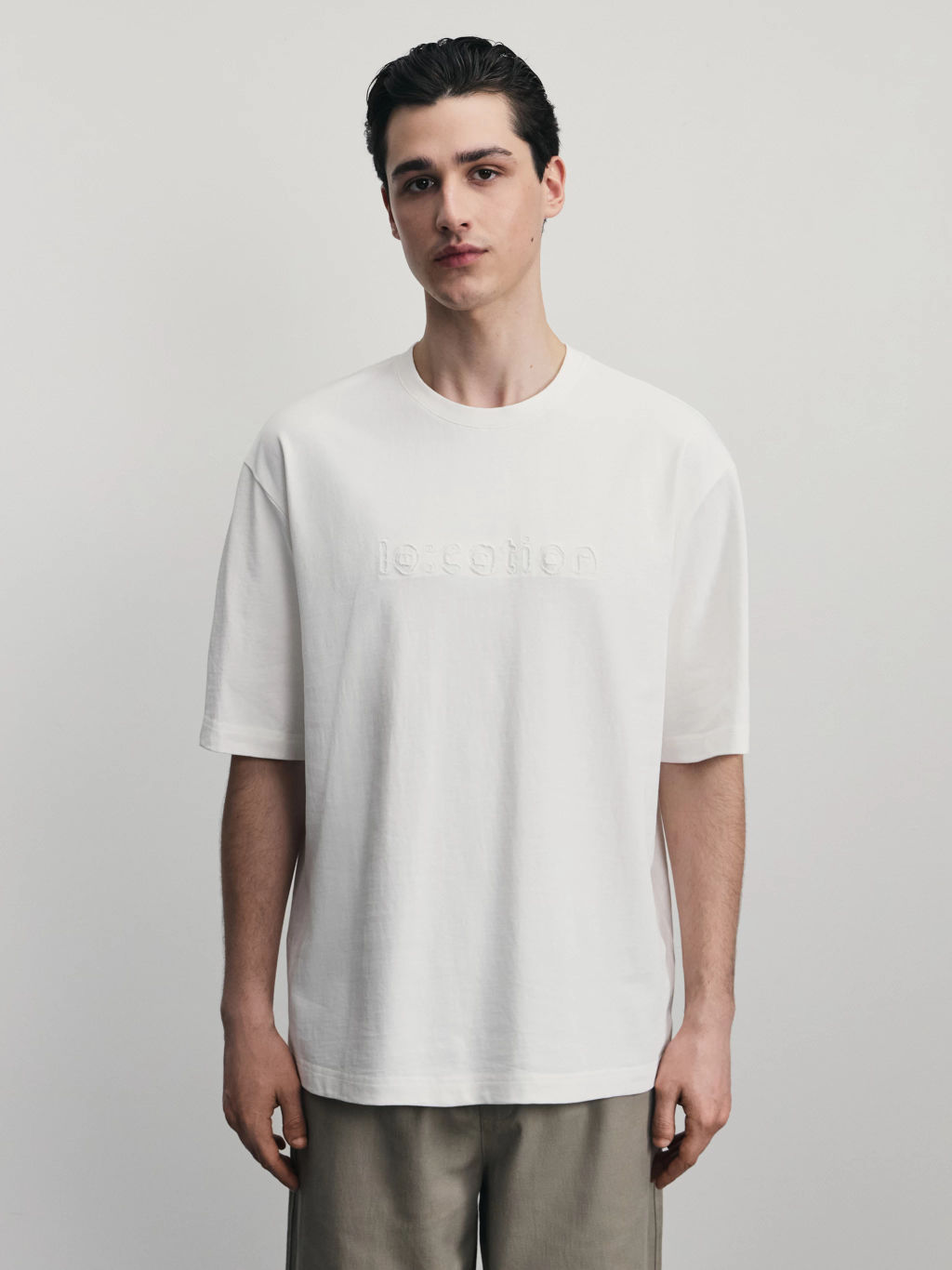 Футболка с вышивкой на груди / Zarina фото 3