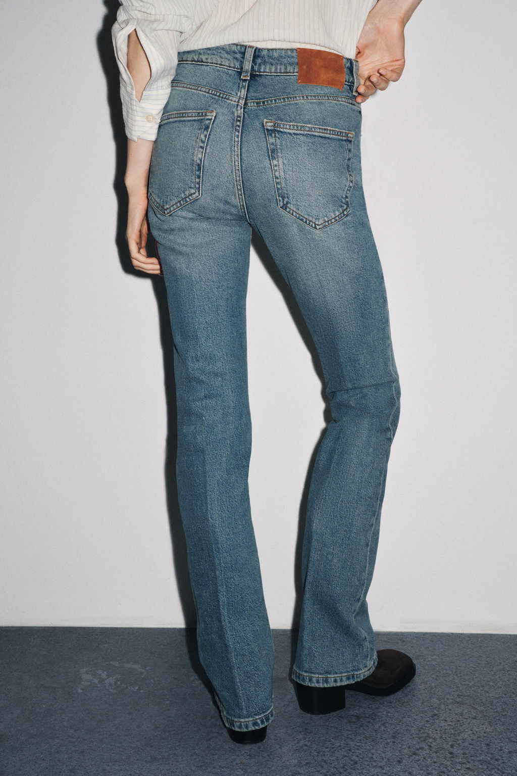 ZW COLLECTION BOOTCUT HIGH-WAIST JEANS - Zara фото 3