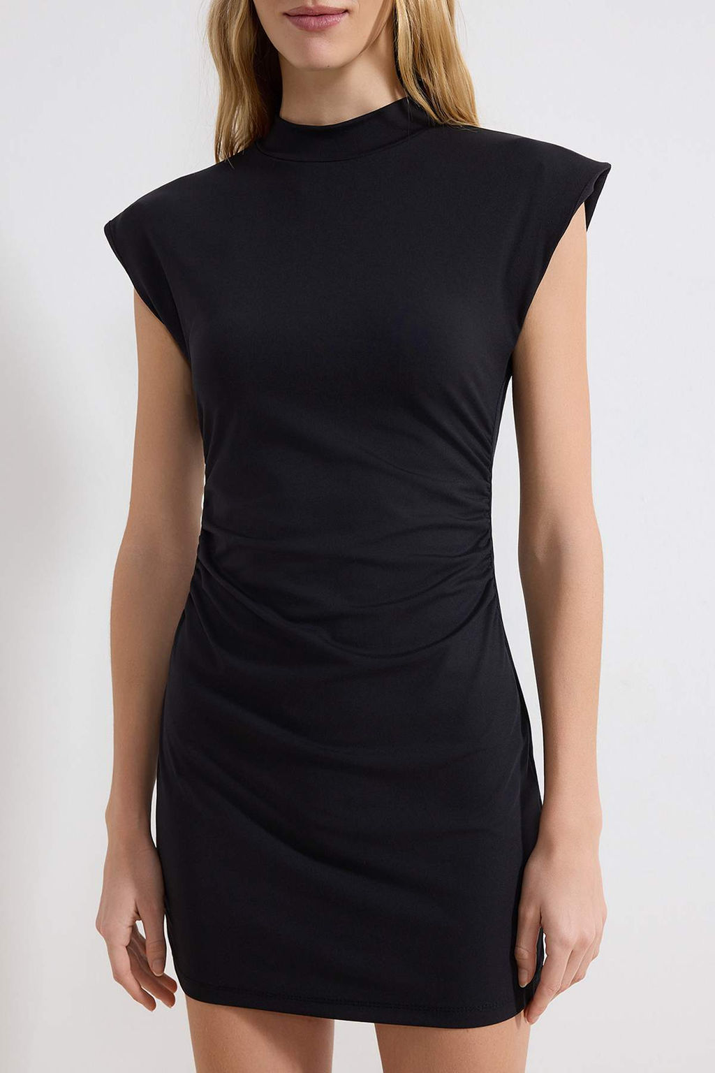 Siyah Duz Bodycon Bisiklet Yaka Kolsuz Buzgulu Mini Esnek Orme Elbise TWOSS26EL00239