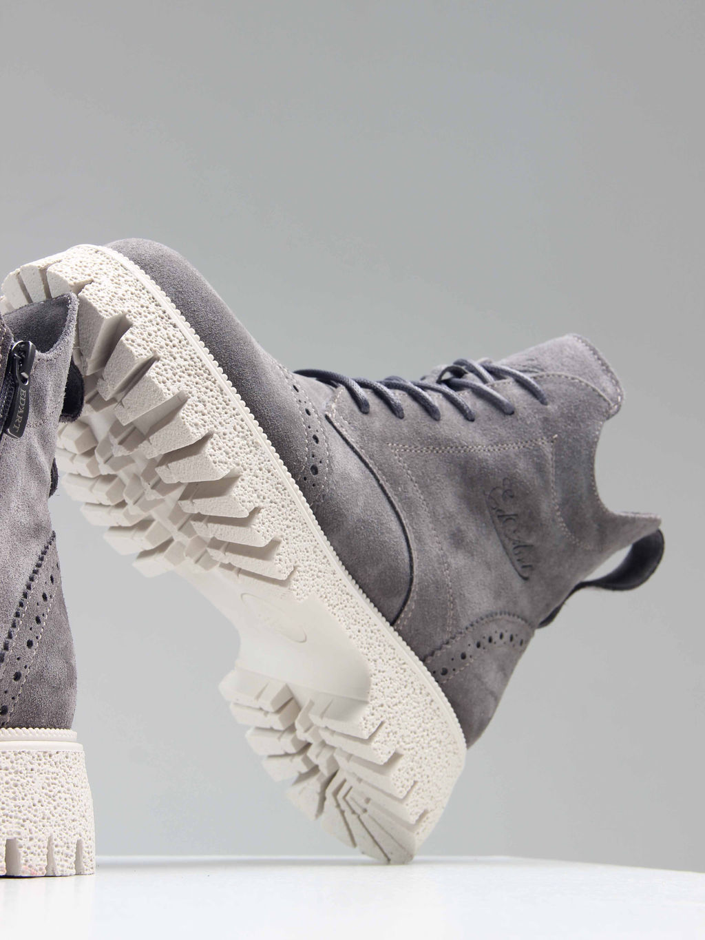 Ботинки 338.1541be. серый замок замша/Байка