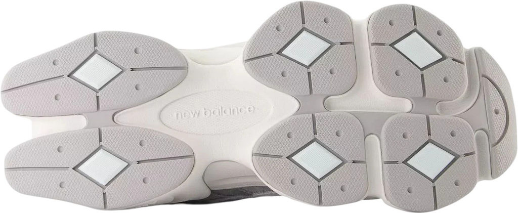 Кроссовки взрослые