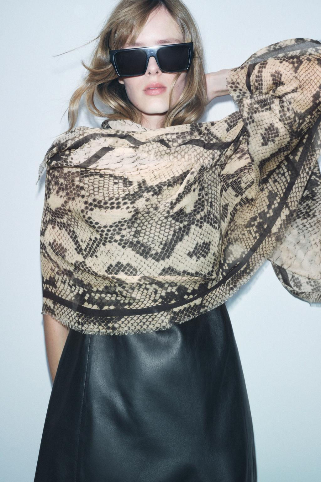 ANIMAL PRINT MODAL AND SILK SCARF - Zara фото 2