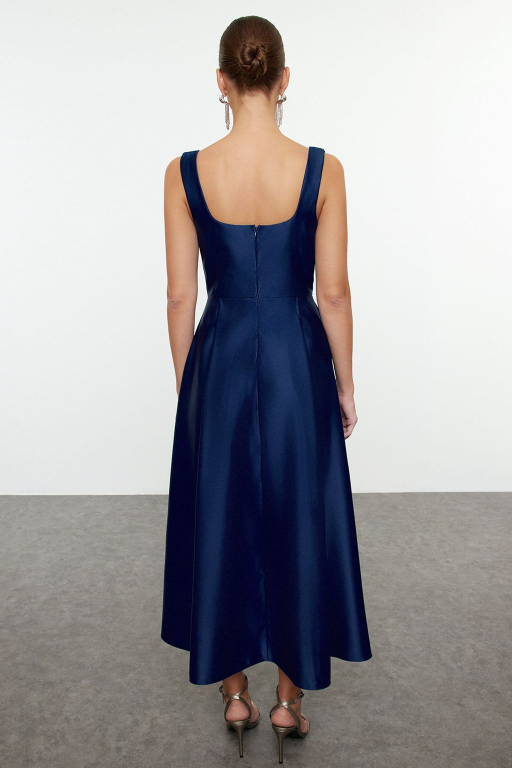 TRENDYOLMILLA Lacivert A-Kesim Saten Dokuma S?k Abiye & Mezuniyet Elbise TPRAW25EL00040 фото 12