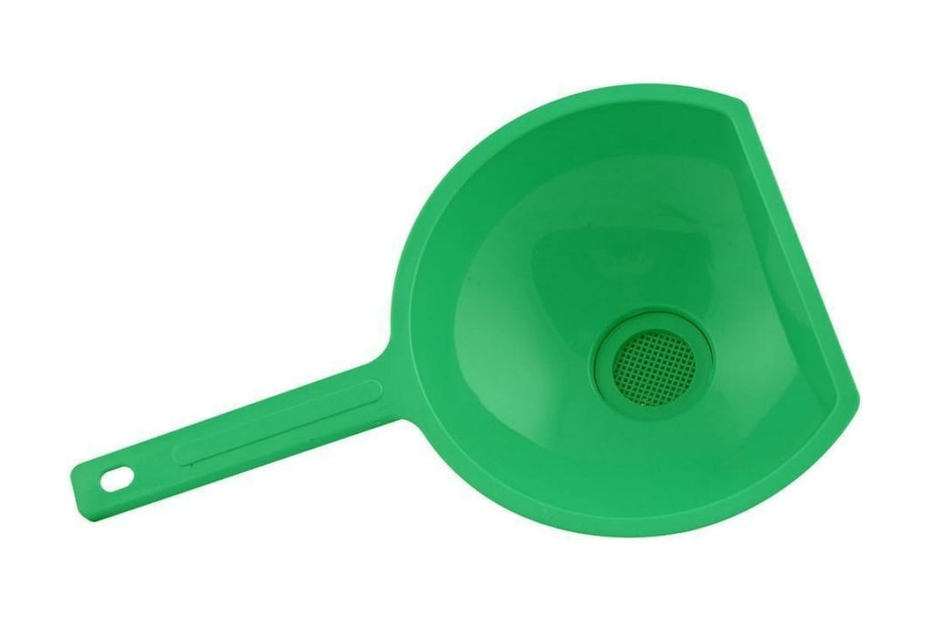 Воронка с ситечком 13*11 см, ручка 10см, арт. МГ76-60