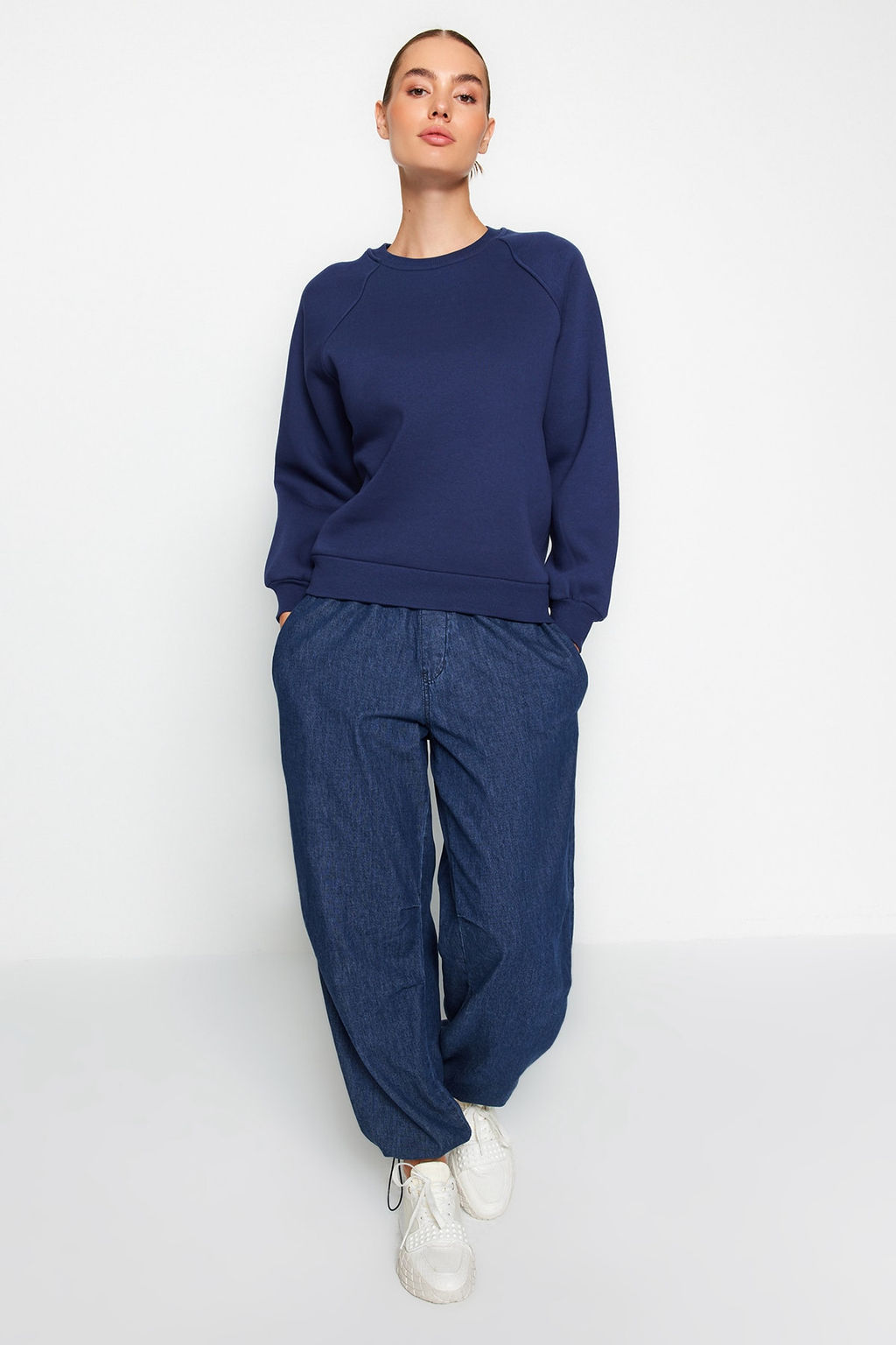 Lacivert Relaxed/Rahat Kal?p Basic Reglan Kol Bisiklet Yaka Orme Sweatshirt TWOAW24SW00104