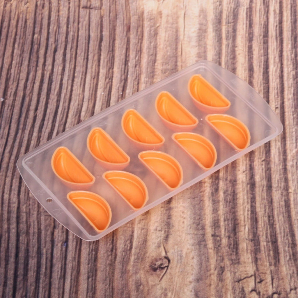 Цена за 4 шт. Форма для льда пластиковая с силиконом "Апельсин"