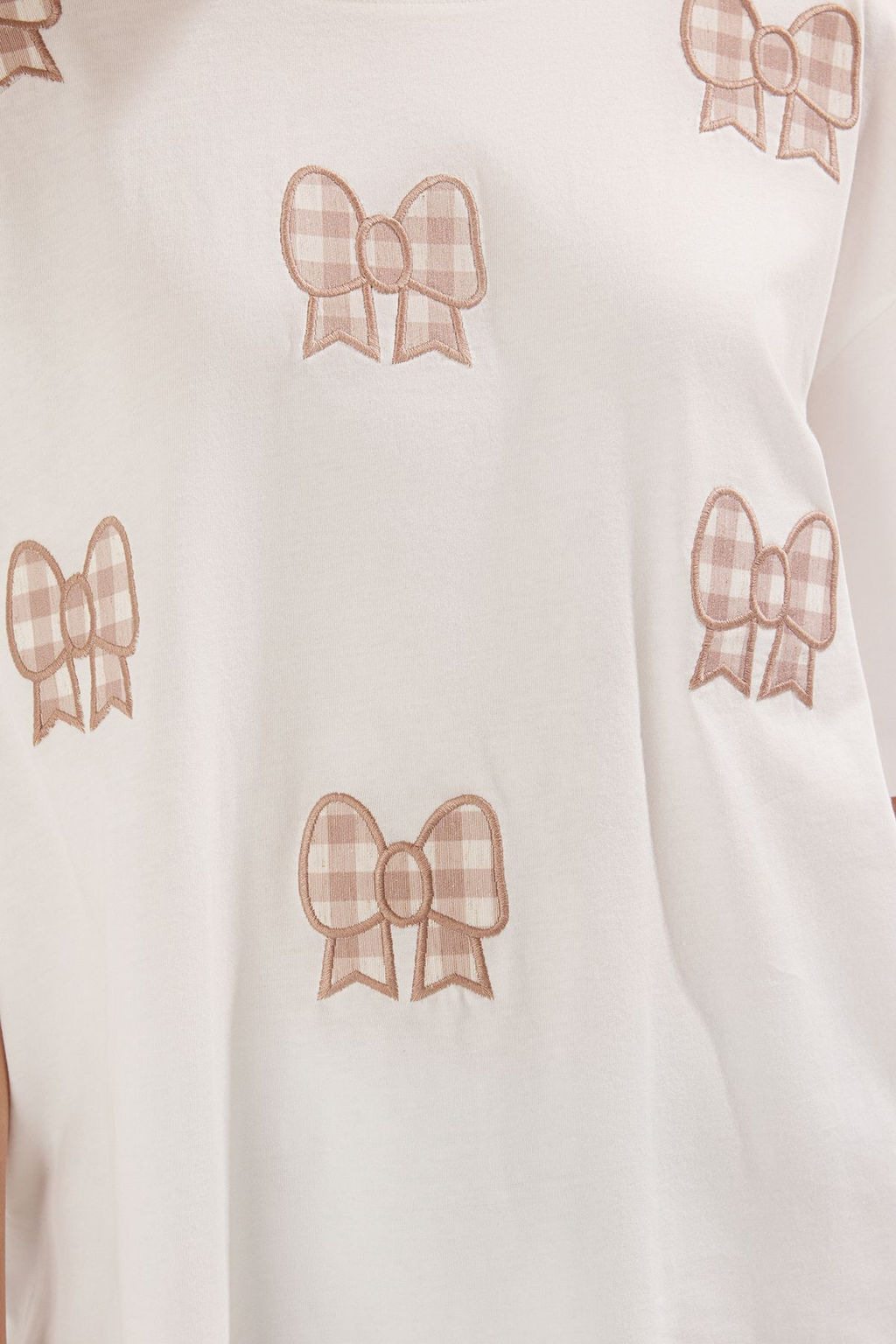 TRENDYOLMILLA Ekru Fiyonk ve Ekose Detayl? Oversize/Genis Kal?p Orme T-Shirt TWOSS25TS00130 фото 4