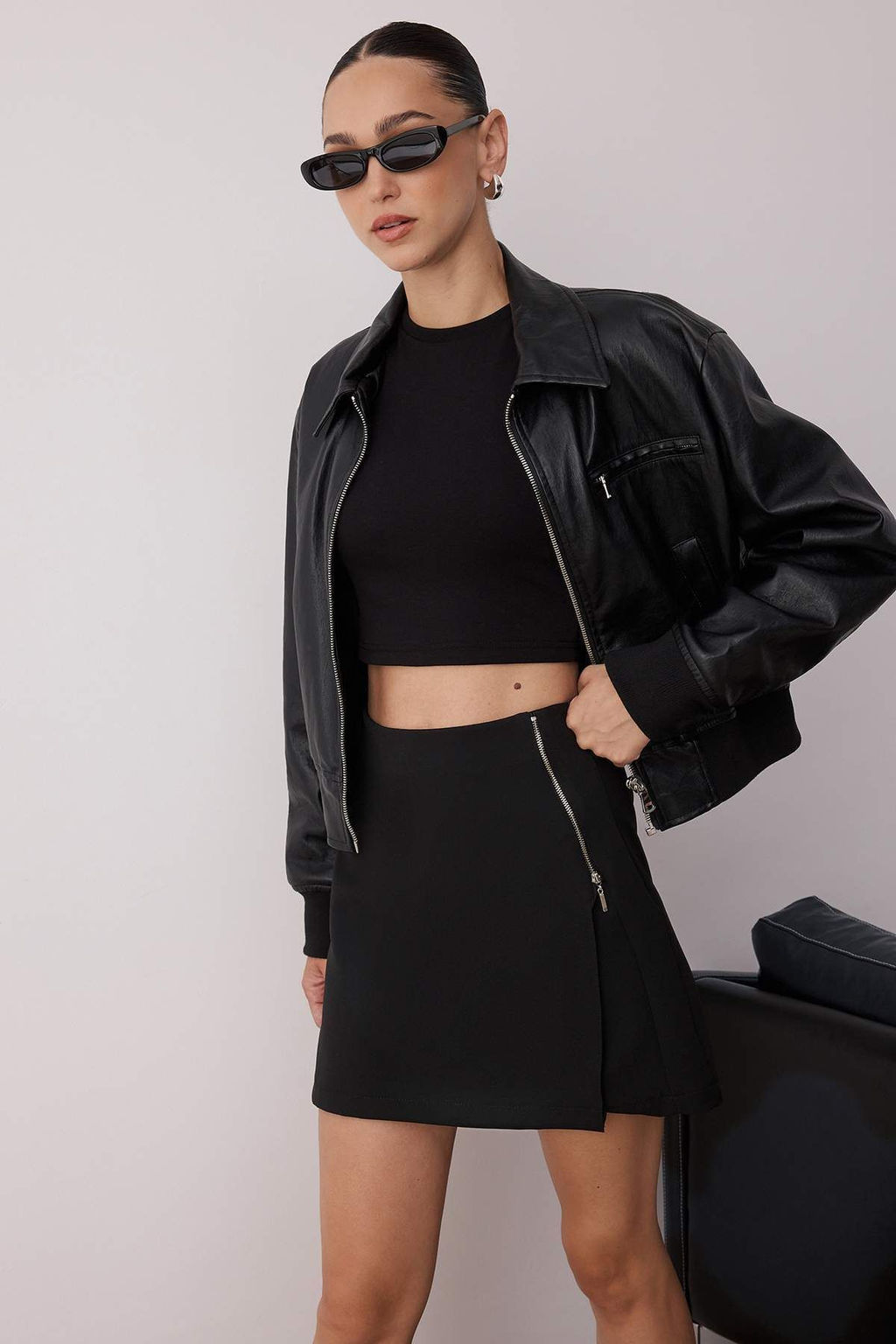 TRENDYOLMILLA Siyah Fermuar Detayl? Dokuma Sort Etek TWOSS20SR0139 фото 2