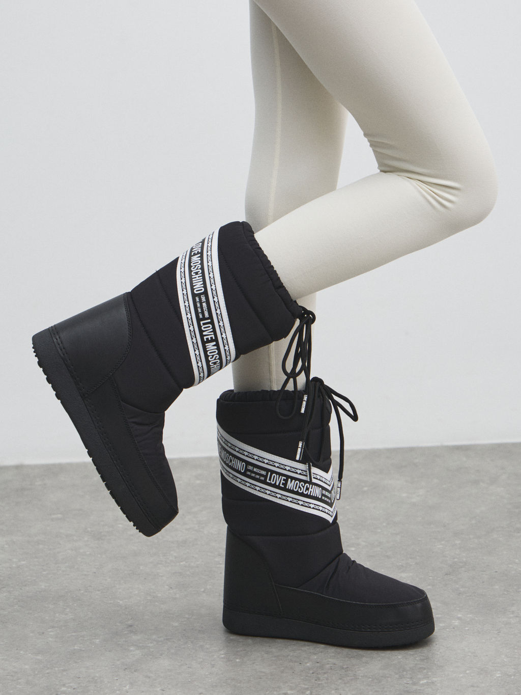 Женские дутики LOVE MOSCHINO SKI BOOT Артикул 4562687, черный  фото 6