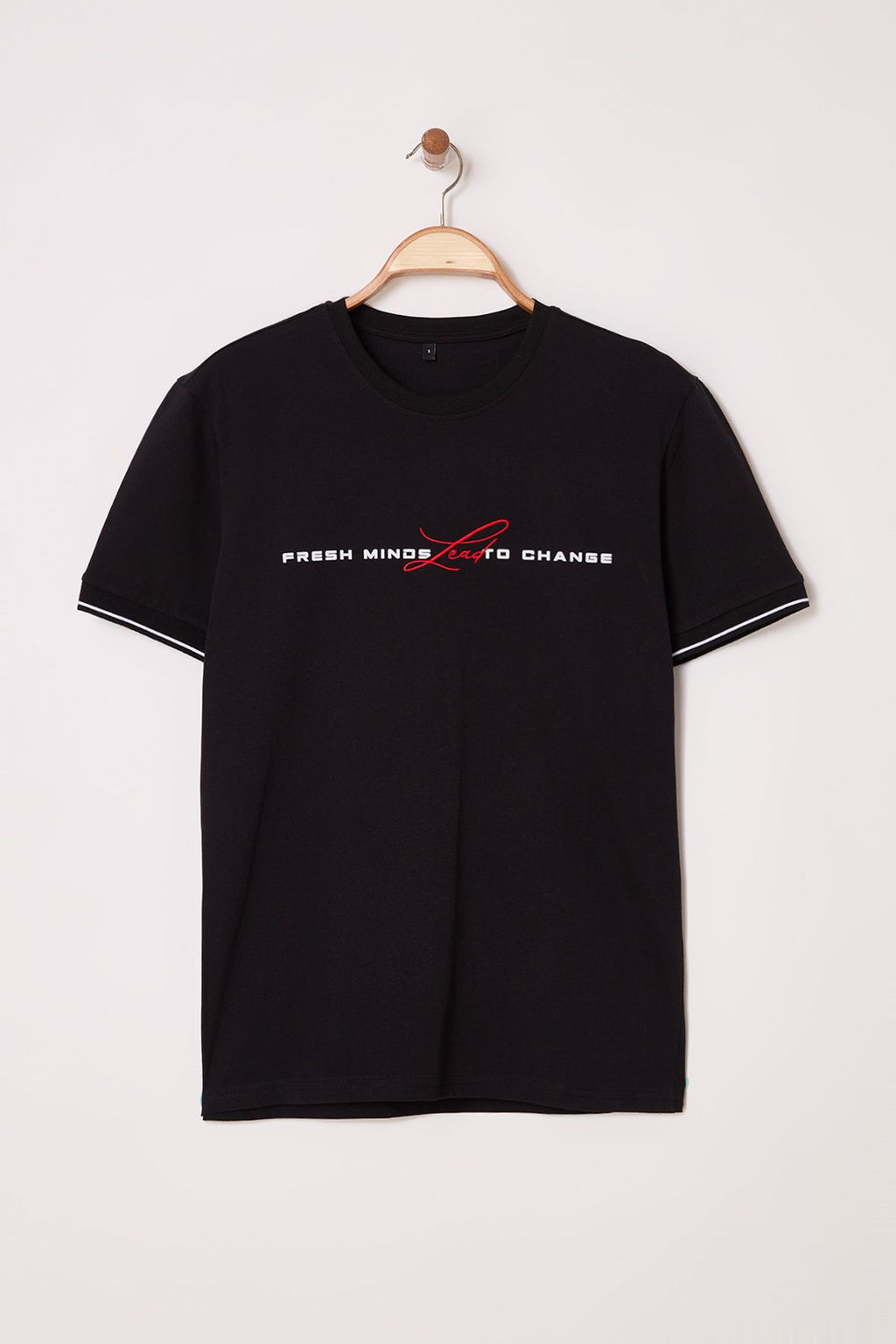 TRENDYOL MAN Siyah Regular/Normal Kesim Yaz? Bask?l? Triko Bantl? T-Shirt TMNSS25TS00110 - Trendyolmilla фото 2
