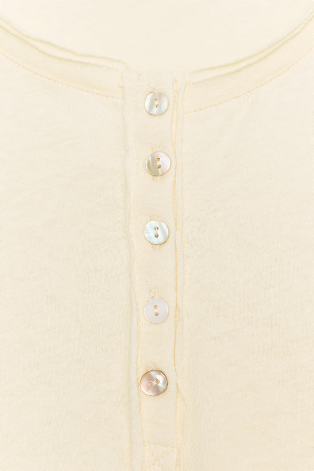 CAMISETA CUELLO PANADERO / Vainilla