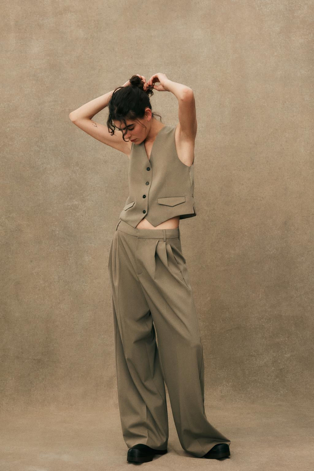 WAISTCOAT WITH CONTRAST BACK