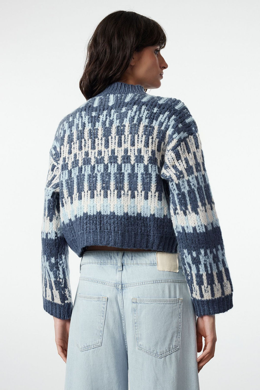 Mavi Yumusak Dokulu Etnik Desenli Kal?n Crop Triko Kazak TWOAW24KZ00688 - Trendyolmilla фото 5