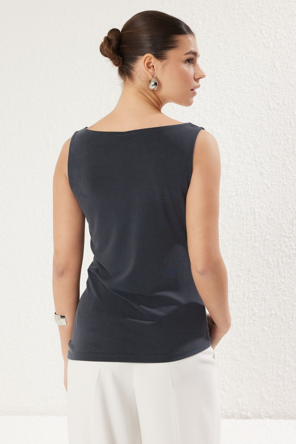 Trendyolmilla Antrasit More Sustainable Modal Icerikli Kruvaze Kapamal? Asimetrik Orme Bluz TWOSS25BZ00077