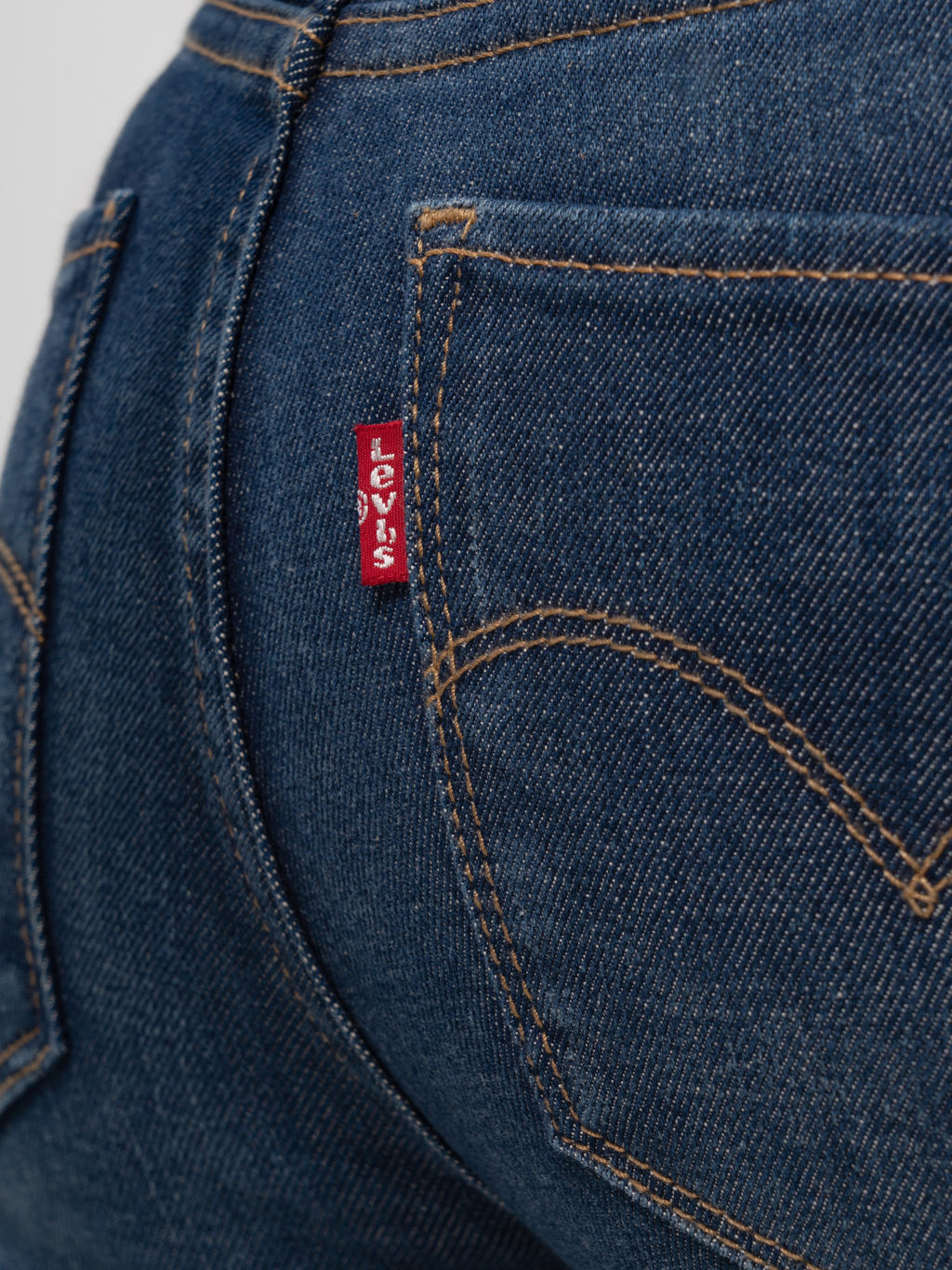 Джинсы женские