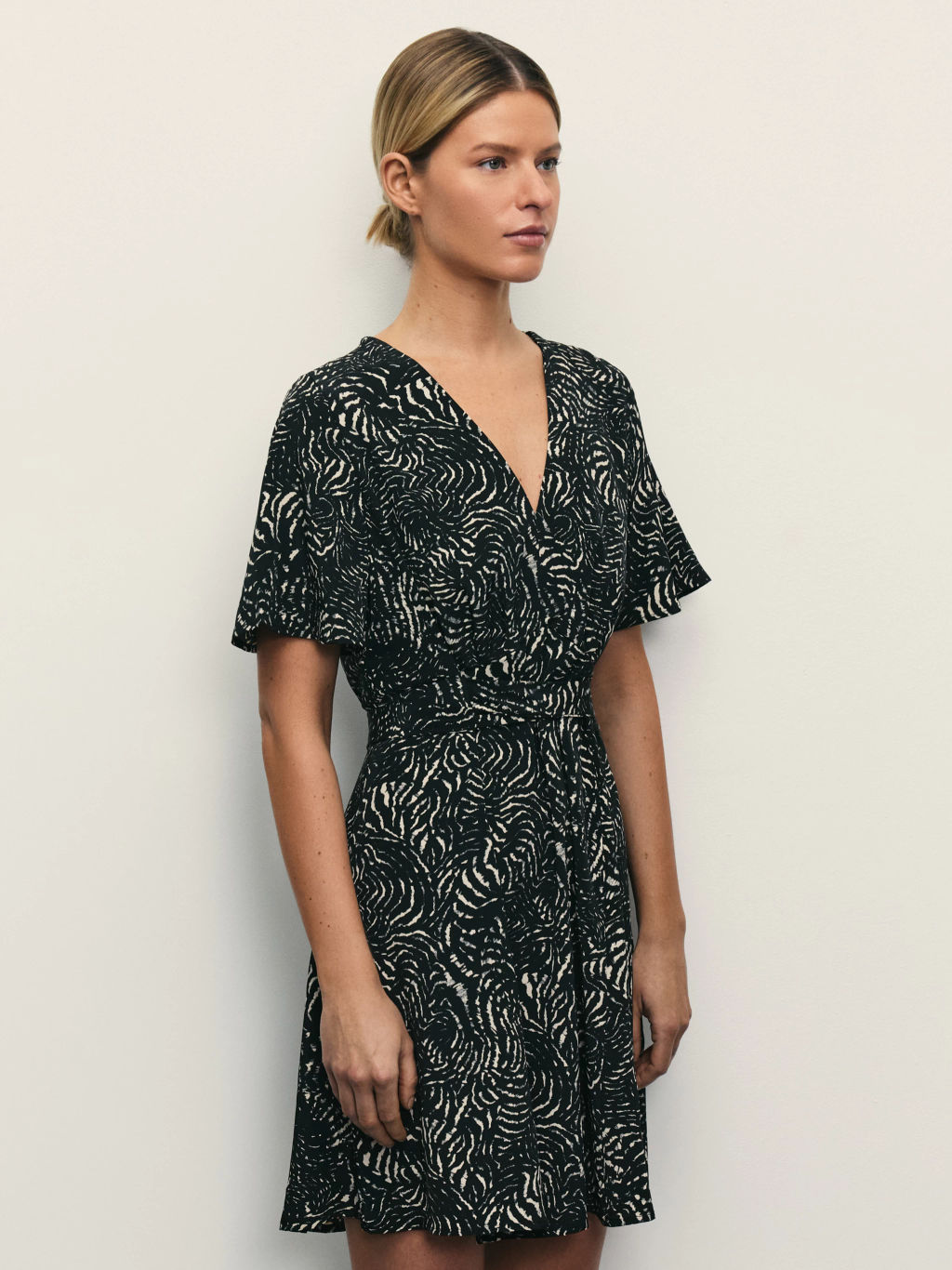 Платье мини с принтом / Zarina  фото 4