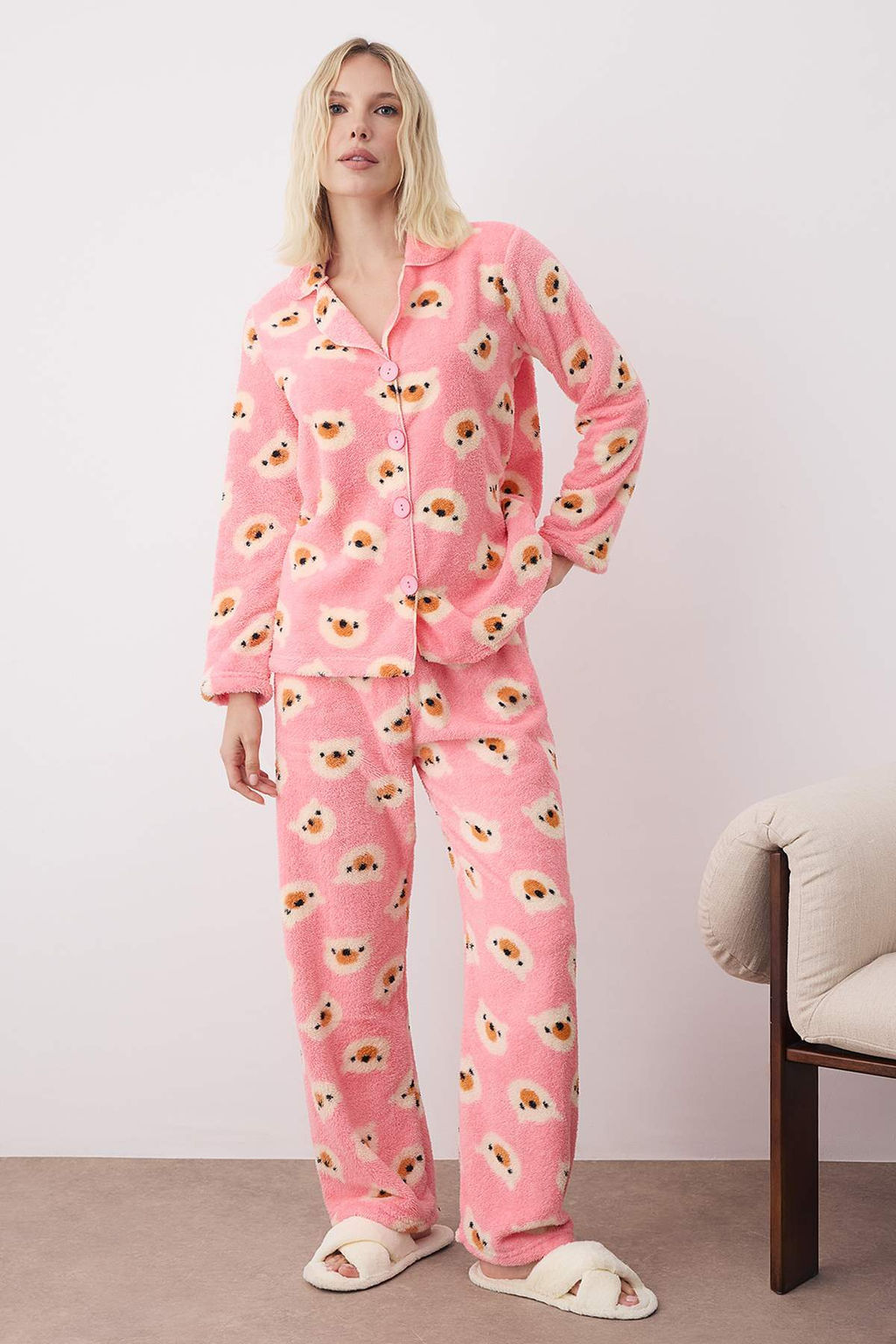 Trendyolmilla Ekru Ay?c?kl? Wellsoft K?sl?k Orme Pijama Tak?m? THMAW25PT00054
