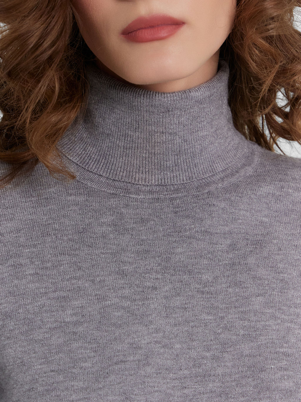 Водолазка женская серая темно -серый меланж 122911 - Mark formelle фото 5
