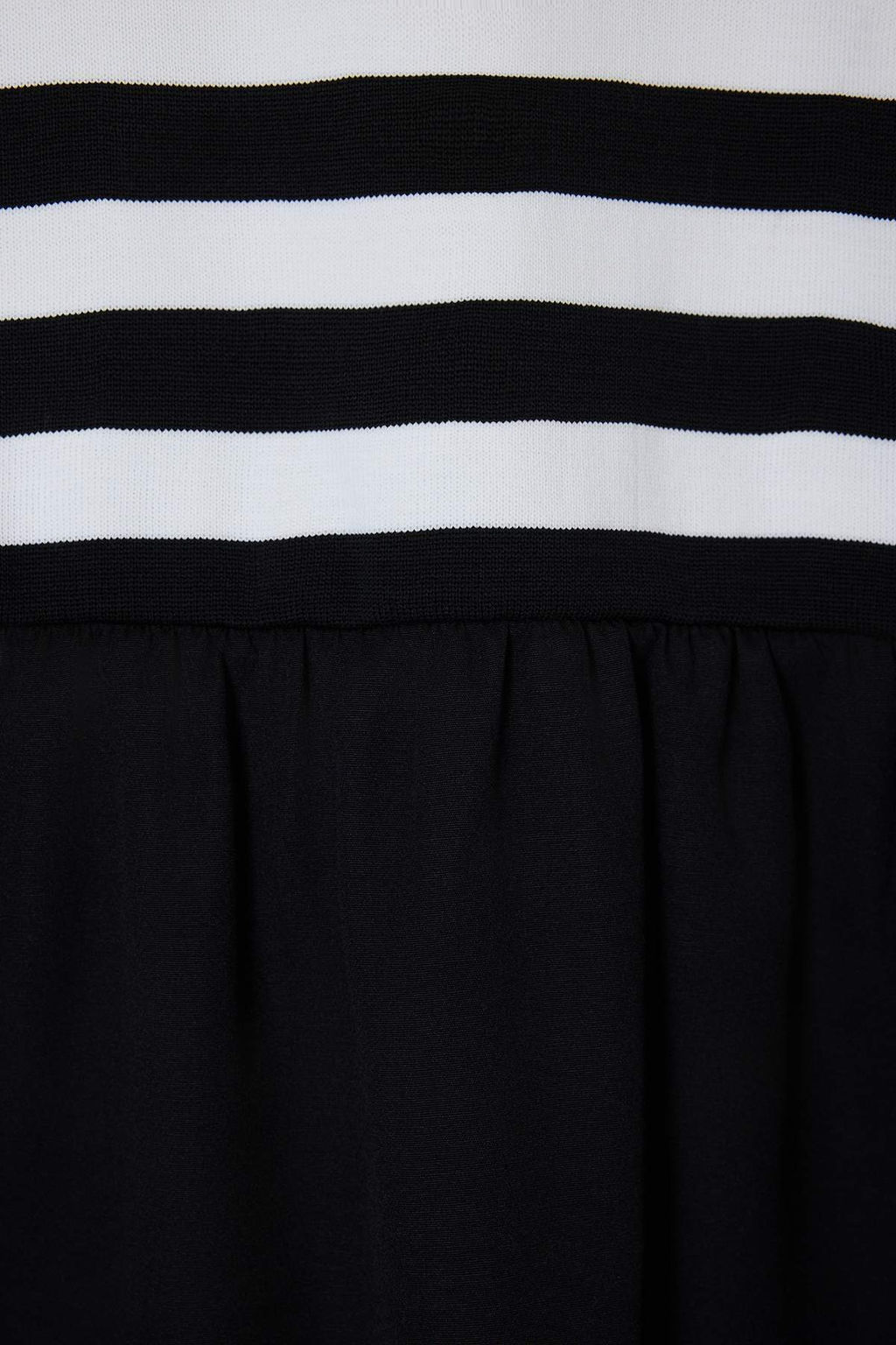 Siyah Maxi Triko Dokuma Etekli Elbise TWOSS26EL00175