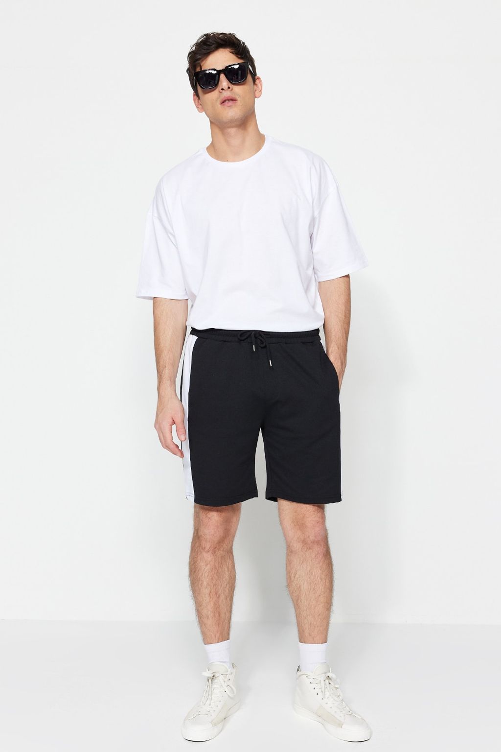 TRENDYOL MAN Siyah Regular/Normal Kesim Orta Boy Lastik Belli Bagc?kl? Renk Panelli Sort TMNSS20SR0105 - Trendyolmilla фото 6