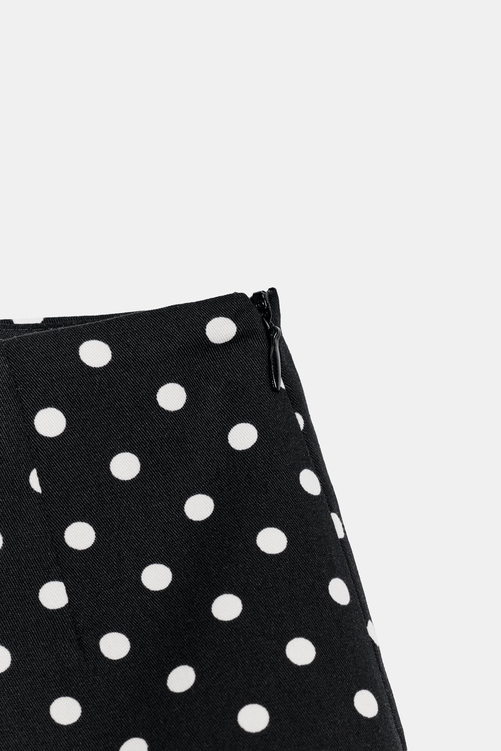 SHORTS TIRO ALTO LUNARES / Negro / Crudo - Zara фото 8
