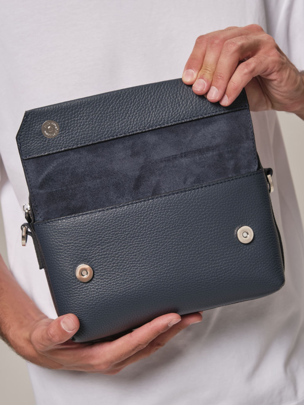 Мужская кожаная сумка Bora DBR 7113 насыщенно-синий фото 2