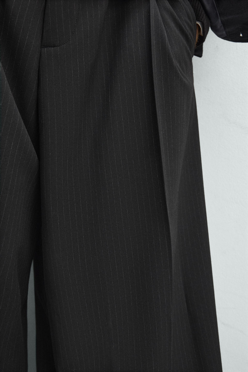 WIDE-LEG PLEATED TROUSERS - Zara фото 15