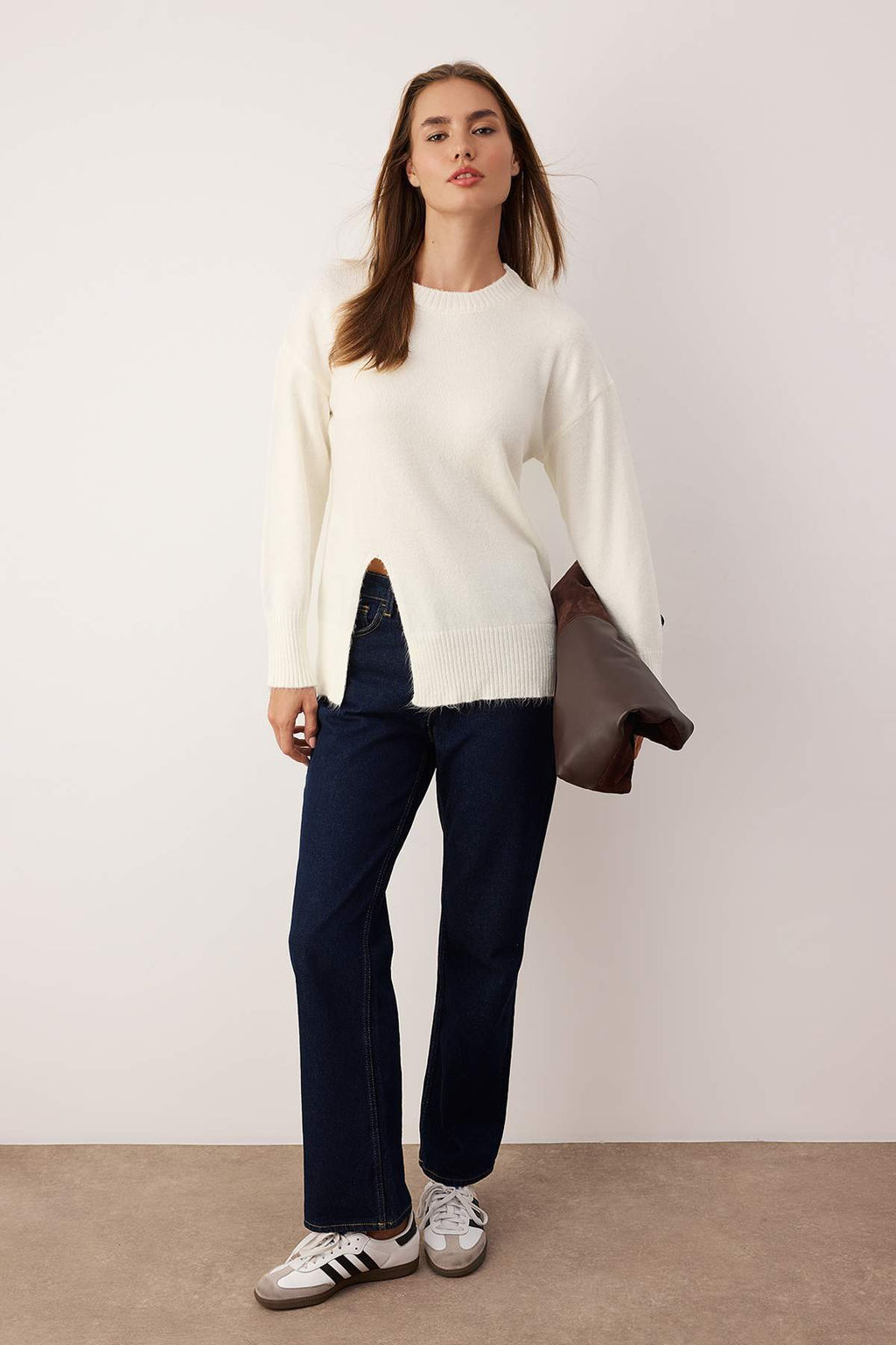 Ekru Yumusak Dokulu Y?rtmac Detayl? Triko Kazak TWOAW26KZ00260 - Trendyolmilla фото 2