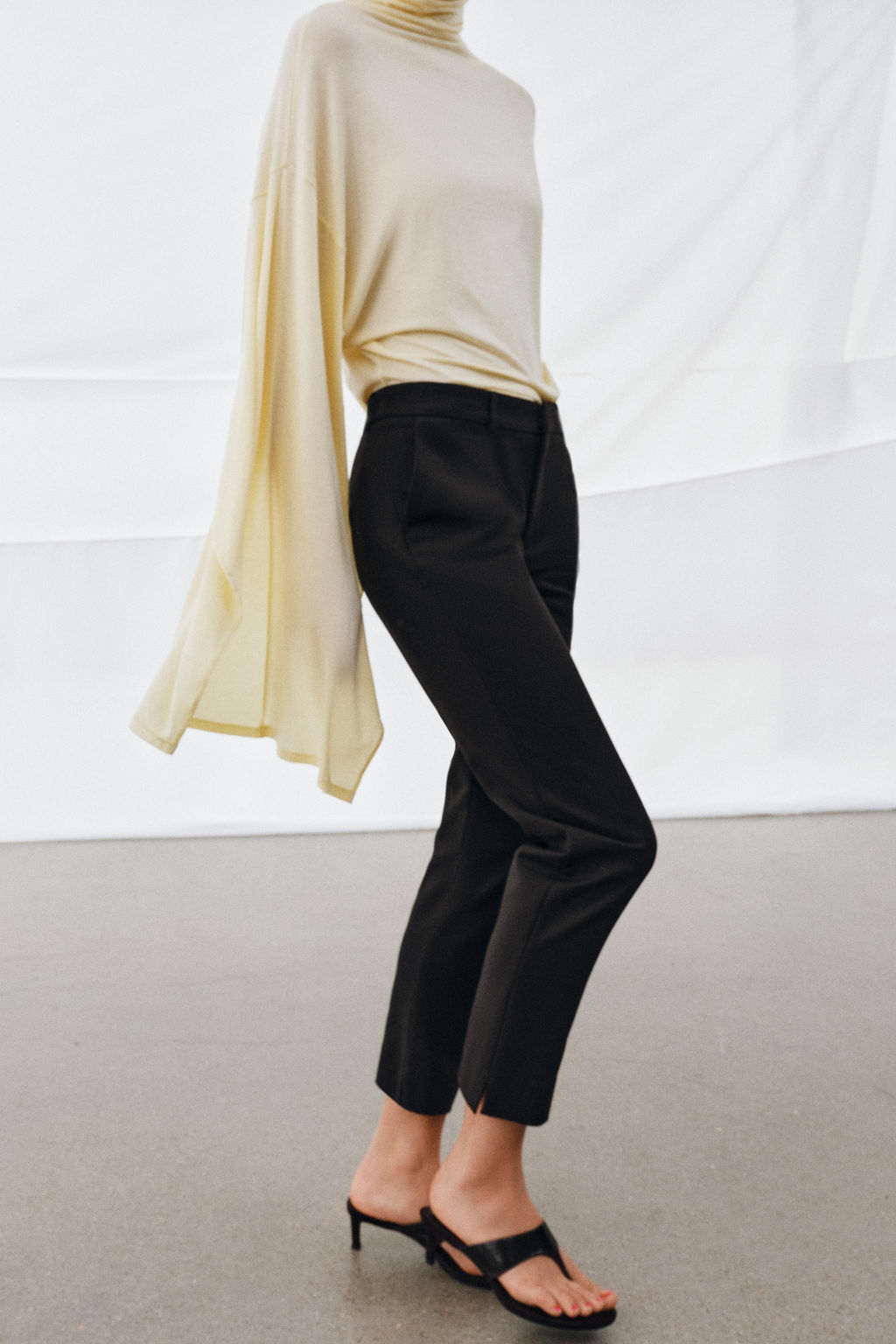 PANTAL?N CAPRI TIRO BAJO ZW COLLECTION / Negro - Zara фото 6