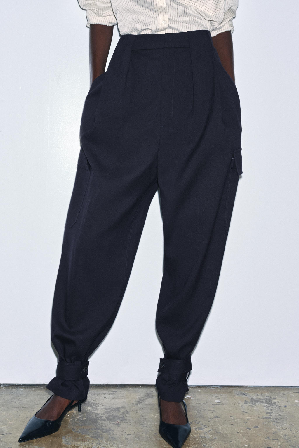 ZW COLLECTION LIMITED EDITION CARGO TROUSERS WITH PLEATS - Zara фото 2