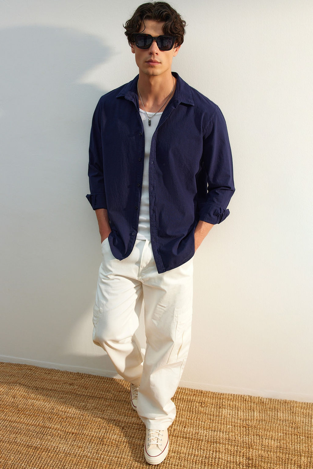Lacivert Unisex Regular Fit %100 Pamuklu Keten Gorunumlu Gomlek TMNSS23GO00099 TMNSS23GO00099