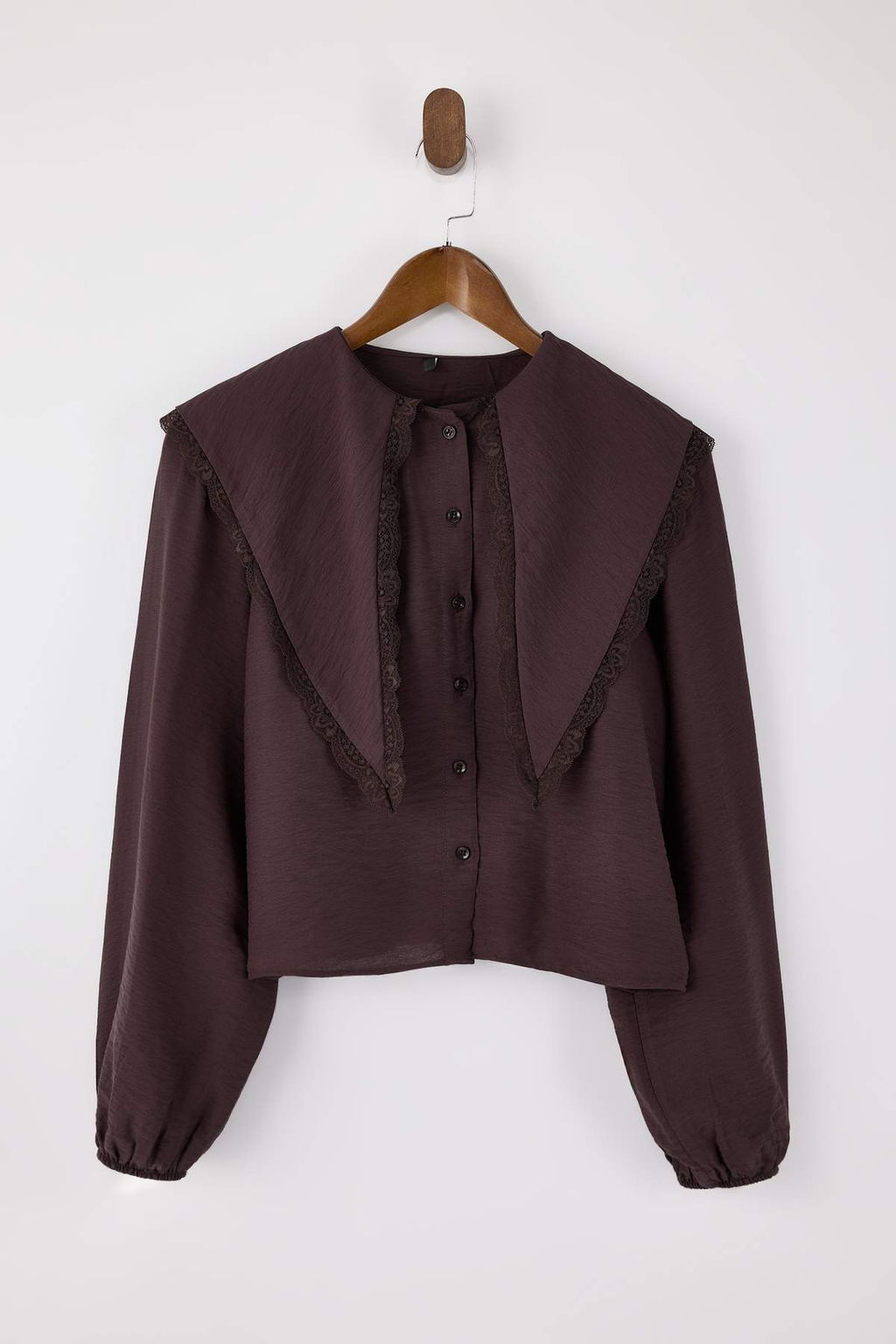 Koyu Kahverengi Bebe Yaka Dantel Garnili Yumusak Tuseli Gomlek TWOSS26GO00012 - Trendyolmilla фото 5