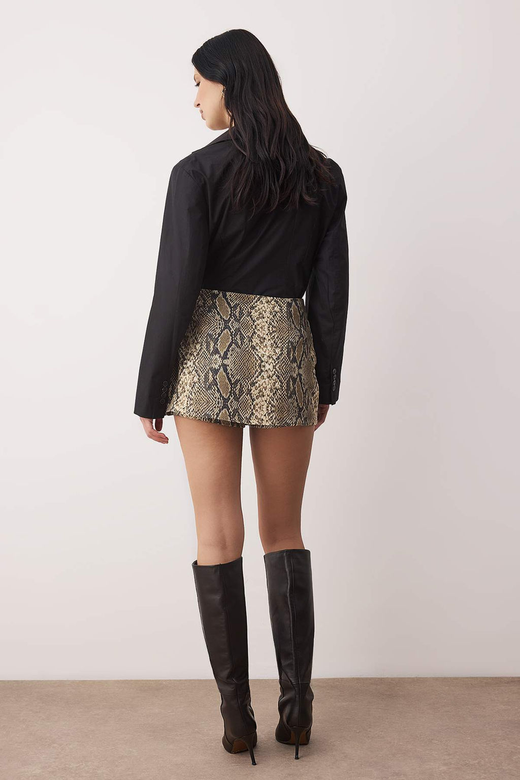 Cok Renkli Animal Y?lan Desenli Aksesuarl? Dokuma Sort & Bermuda TWOAW26SR00061 - Trendyolmilla фото 4