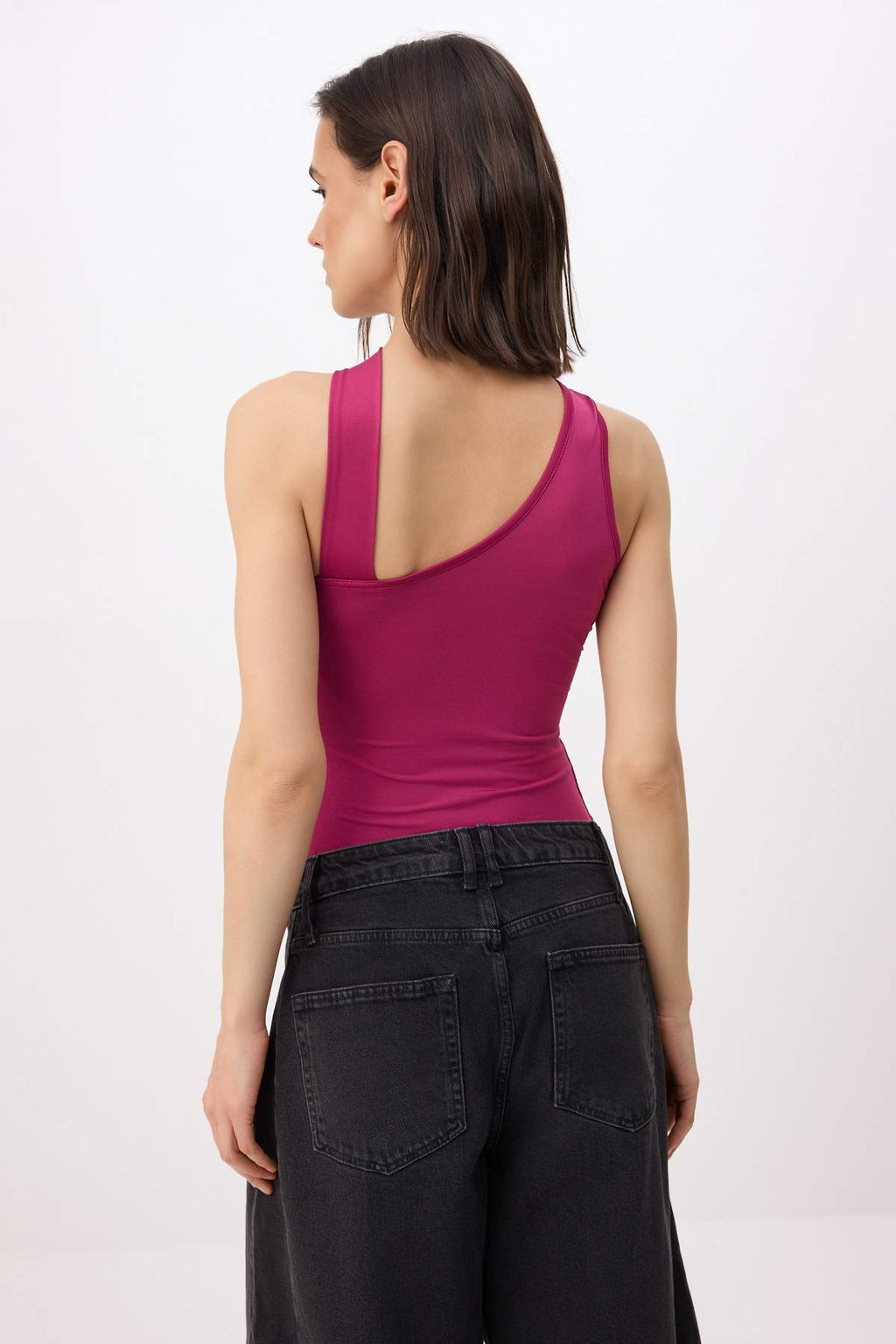 Siyah Duz Fitted Asimetrik Yaka Kolsuz C?tc?tl? Esnek Orme Body TWOSS26BD00017 - Trendyolmilla фото 8